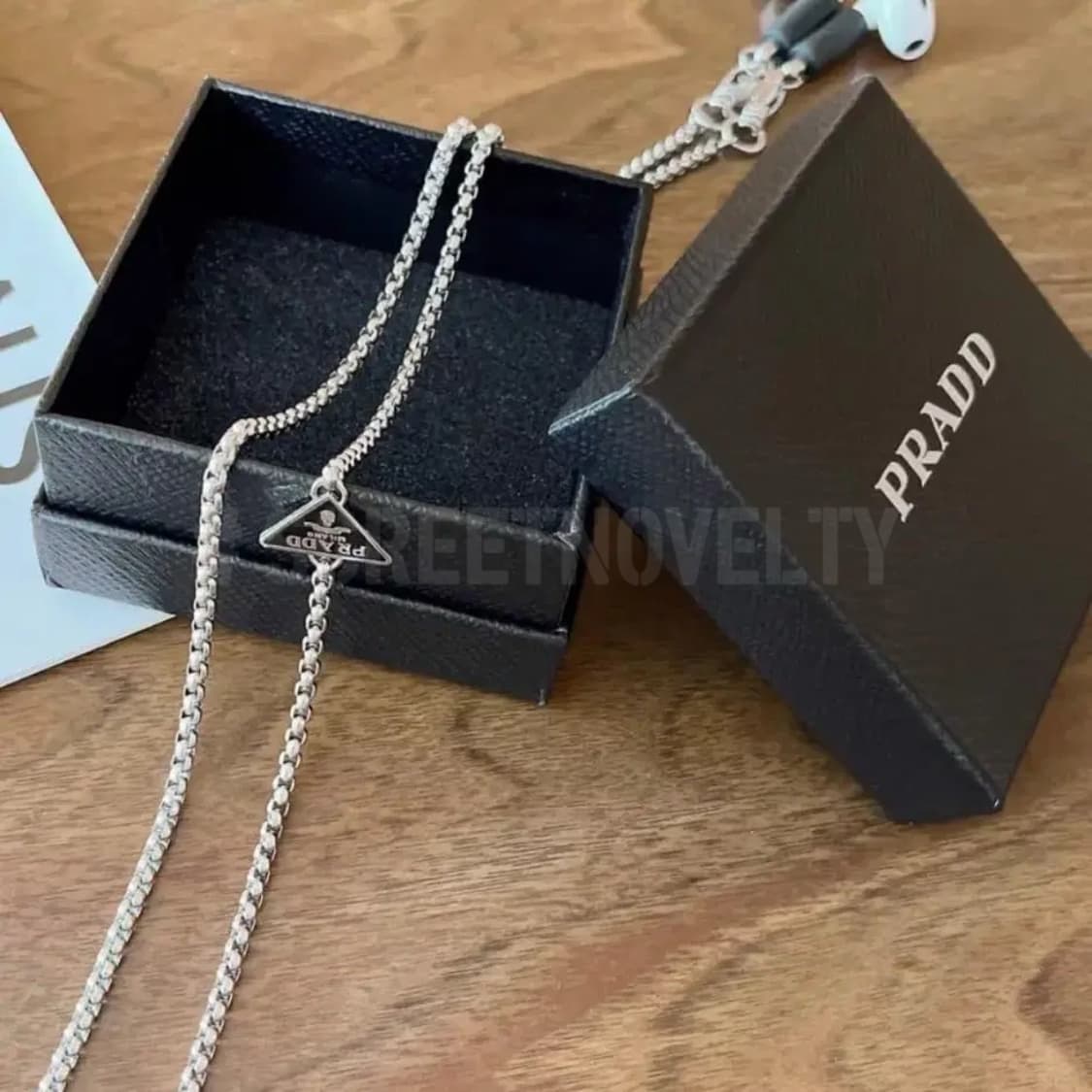 프라다 에어팟 스트랩 세트 풀박스 상품이미지7