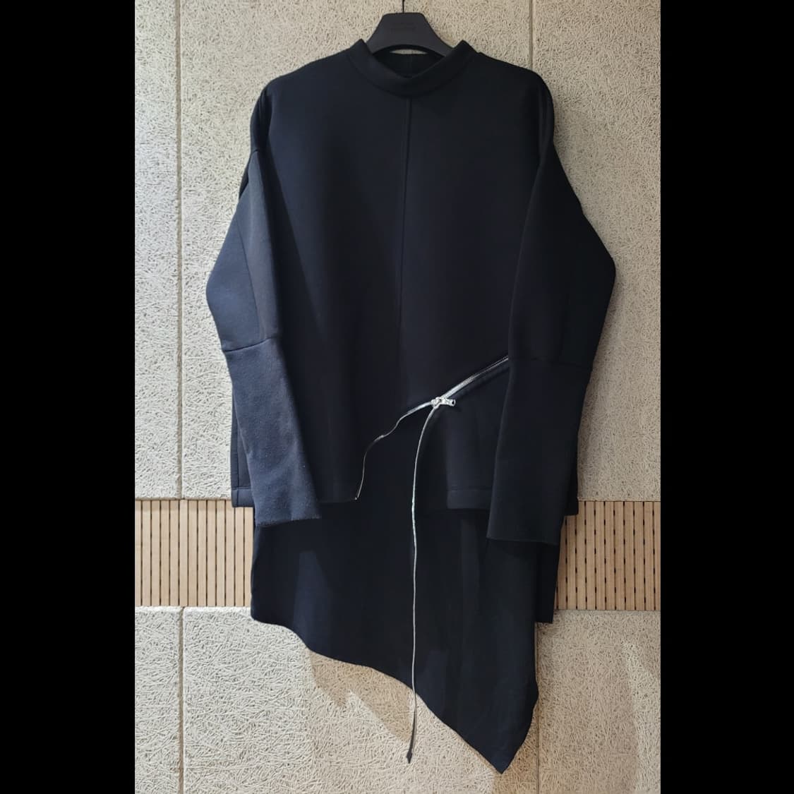 엑스페리먼트 아방가르드 상의 두 점 상품이미지1