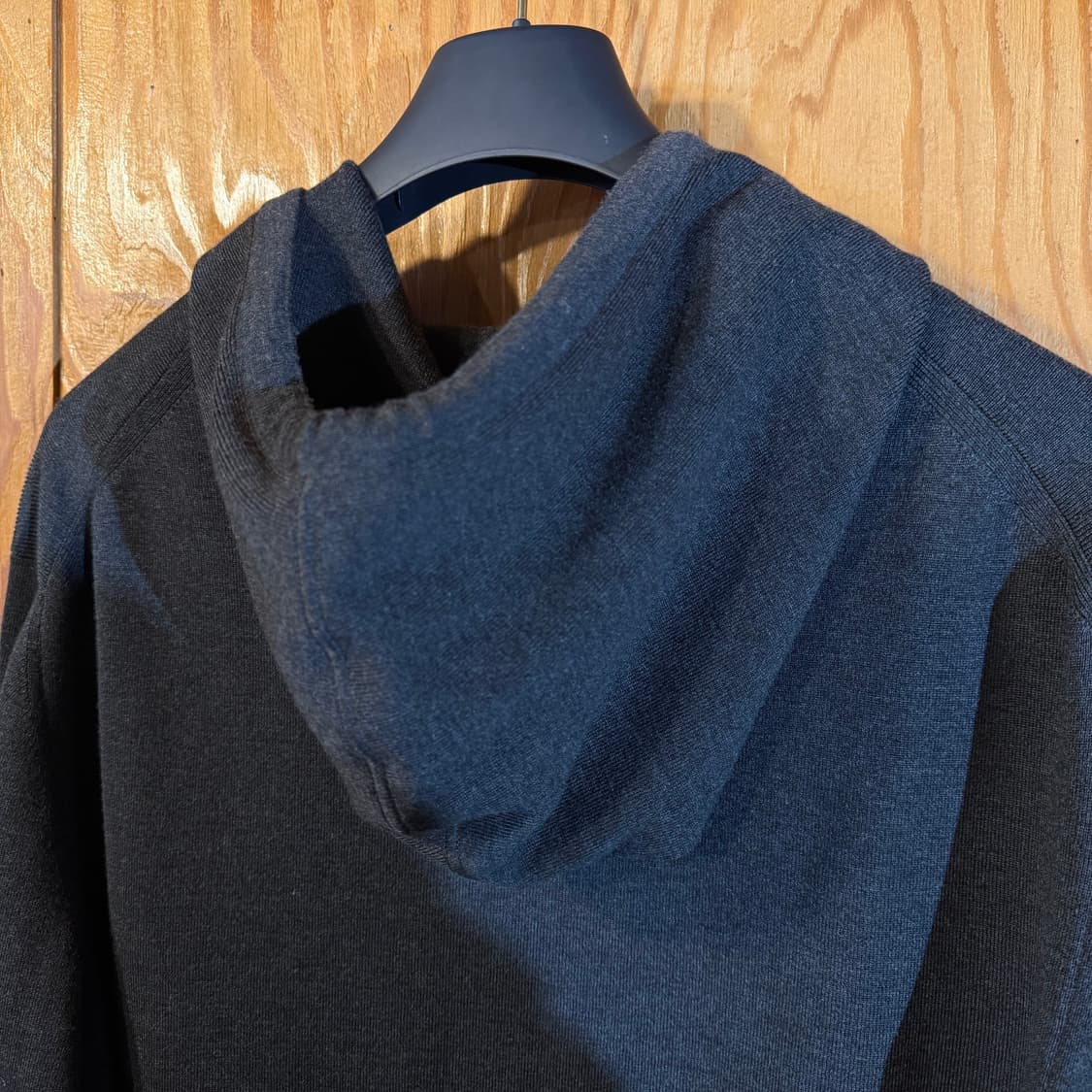 벨루티 24 F/w 로고 니트 후드 판매 합니다. 상품이미지8