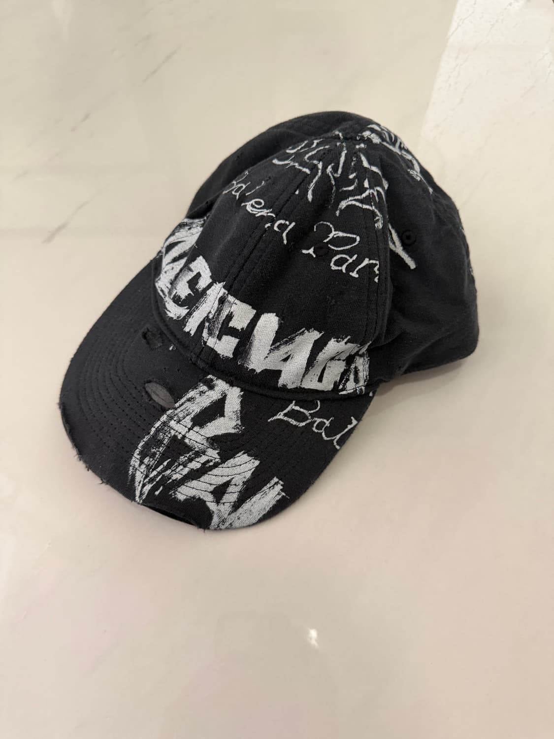 발렌시아가 디스트로이드 피어싱 볼캡 블랙 상품이미지2