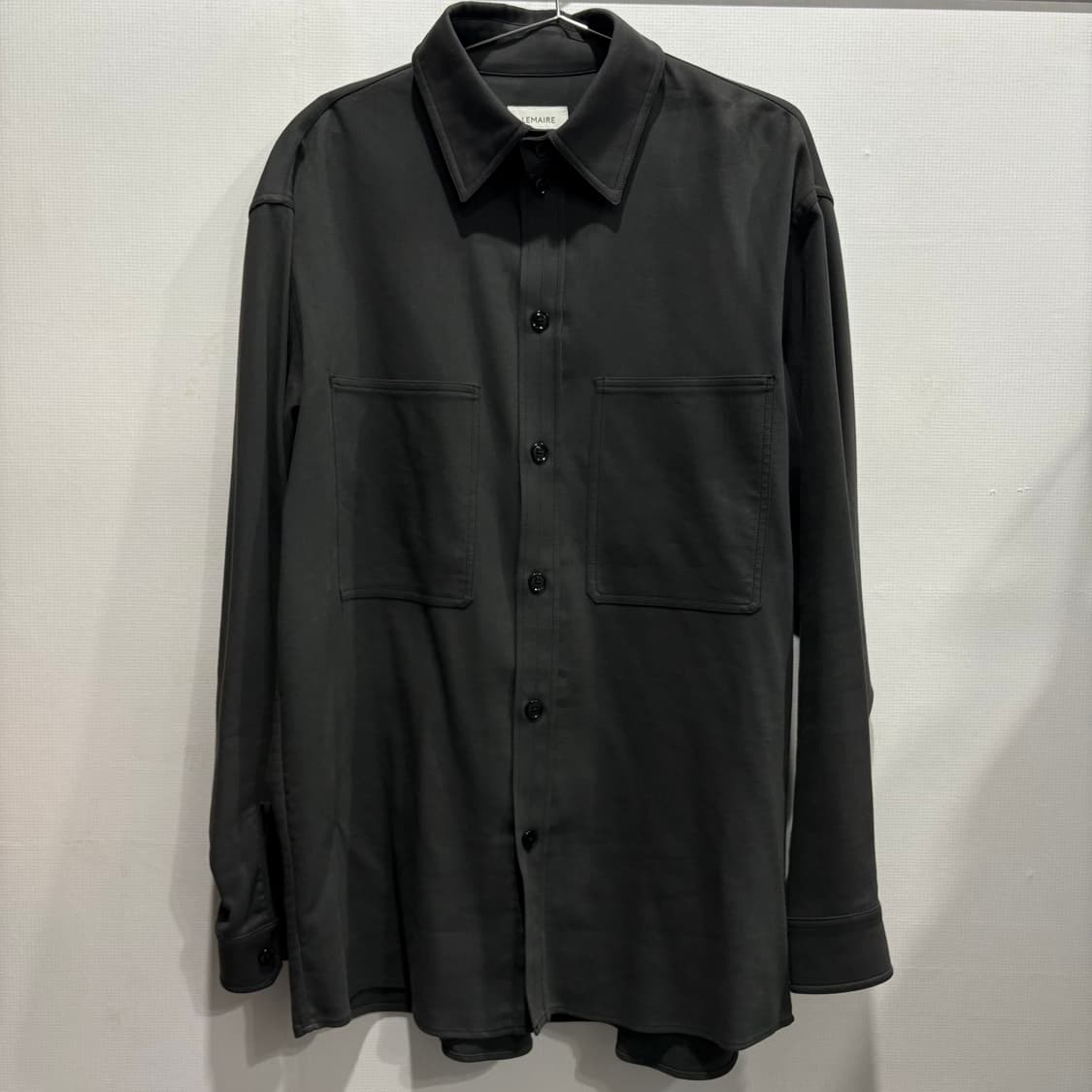 르메르 스트레이트 카라 포켓 셔츠 상품이미지1