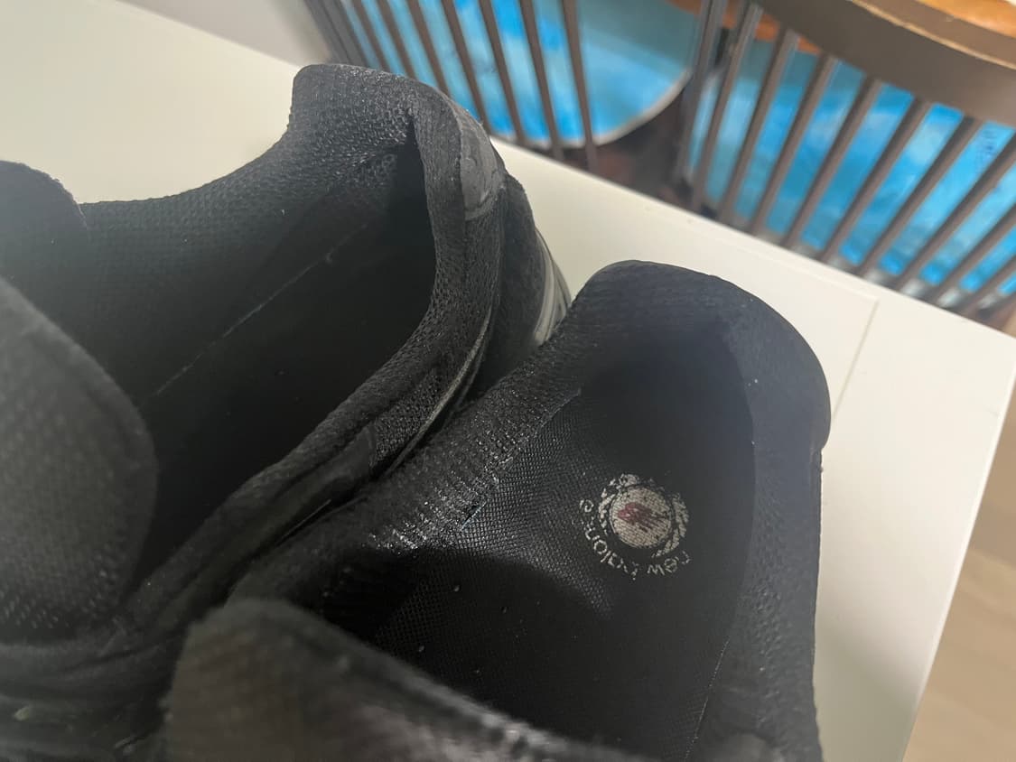 뉴발란스 990v4 트리플블랙 255 상품이미지8