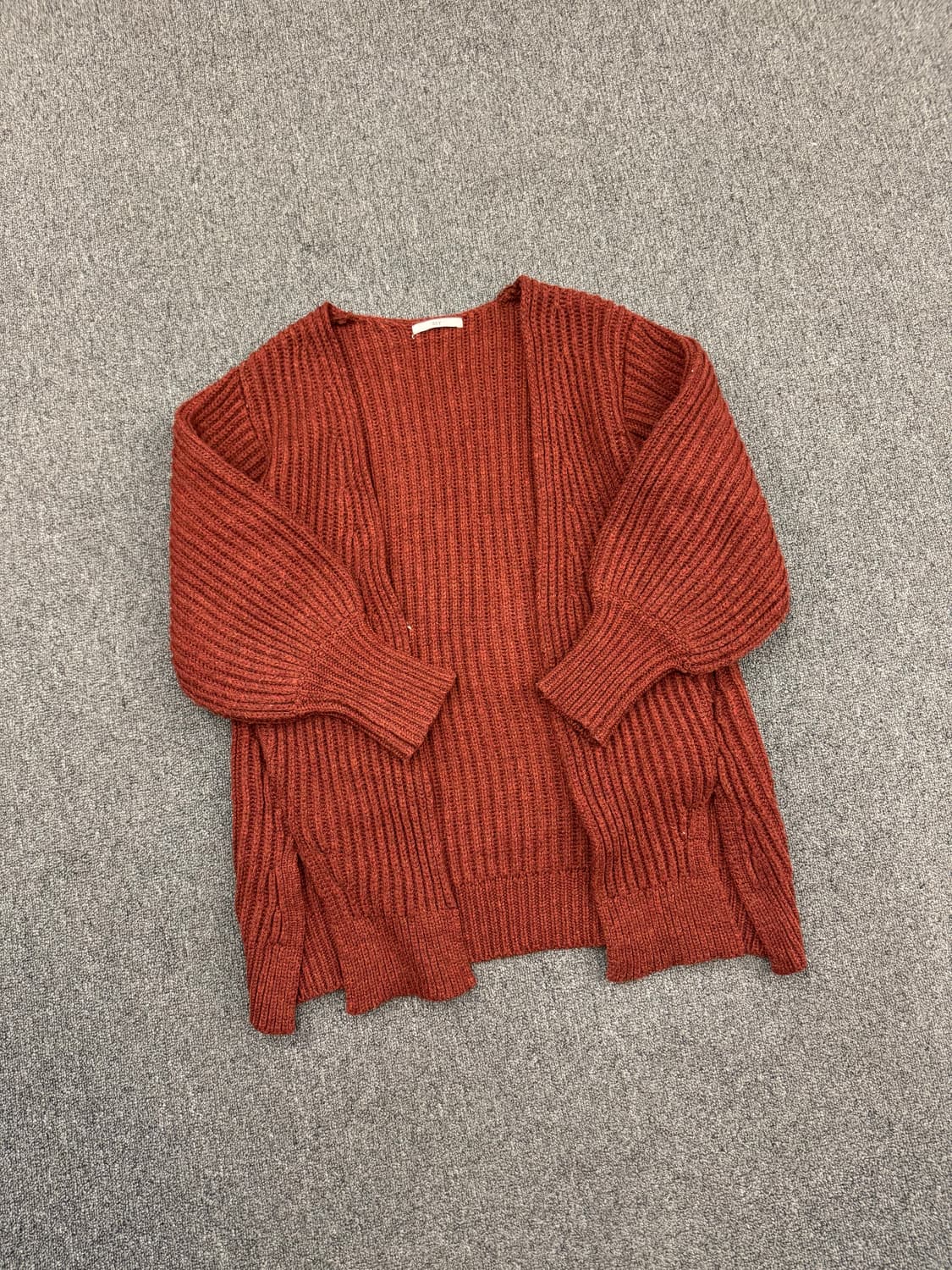 OS)SLY 빈티지 밑단 트임 브릭 컬러 니트 가디건 상품이미지1