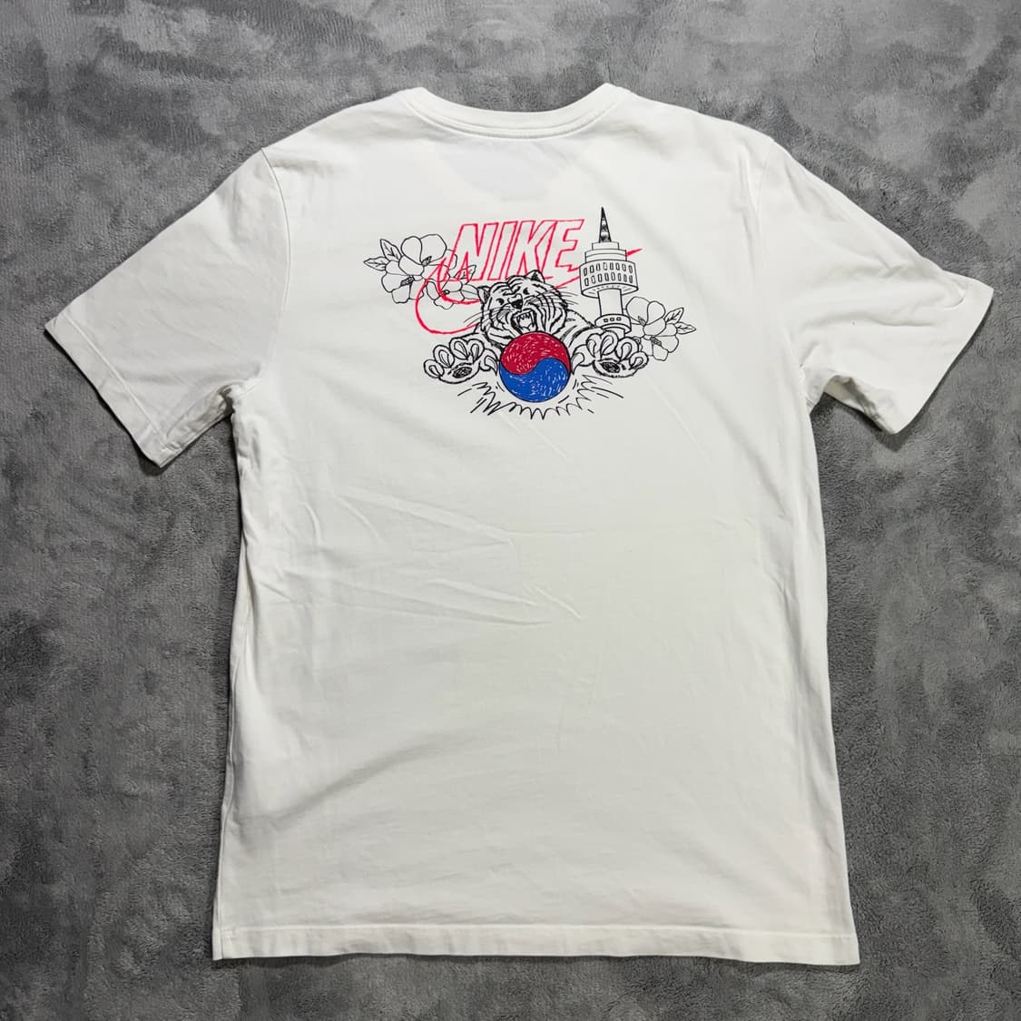 나이키 서울 백프린팅 반팔 상품이미지1