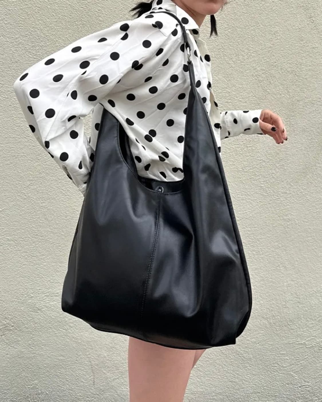 여밈 medium slash hobo bag (black) 상품이미지5