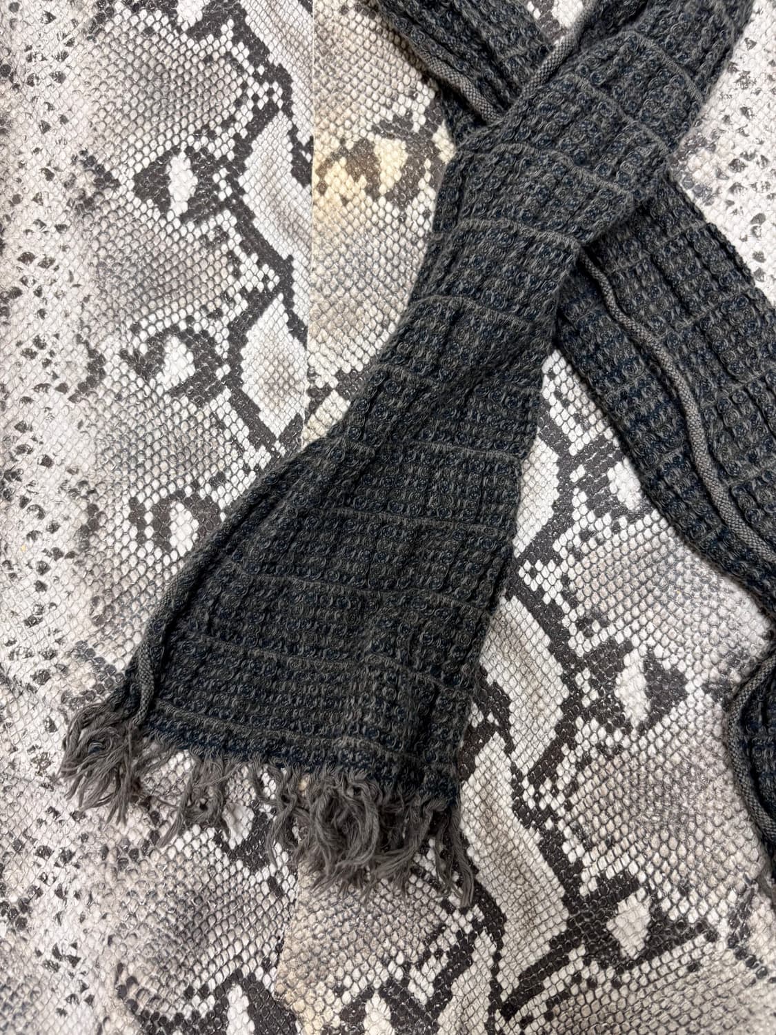 “Vintage” Grey Scarf 상품이미지2