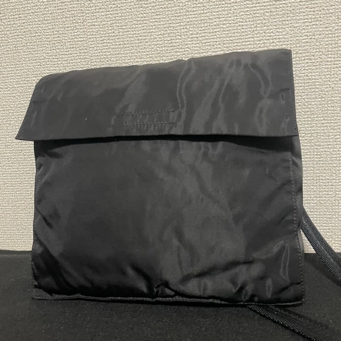 프라다 블랙 포코노 나일론 크로스백 상품이미지3