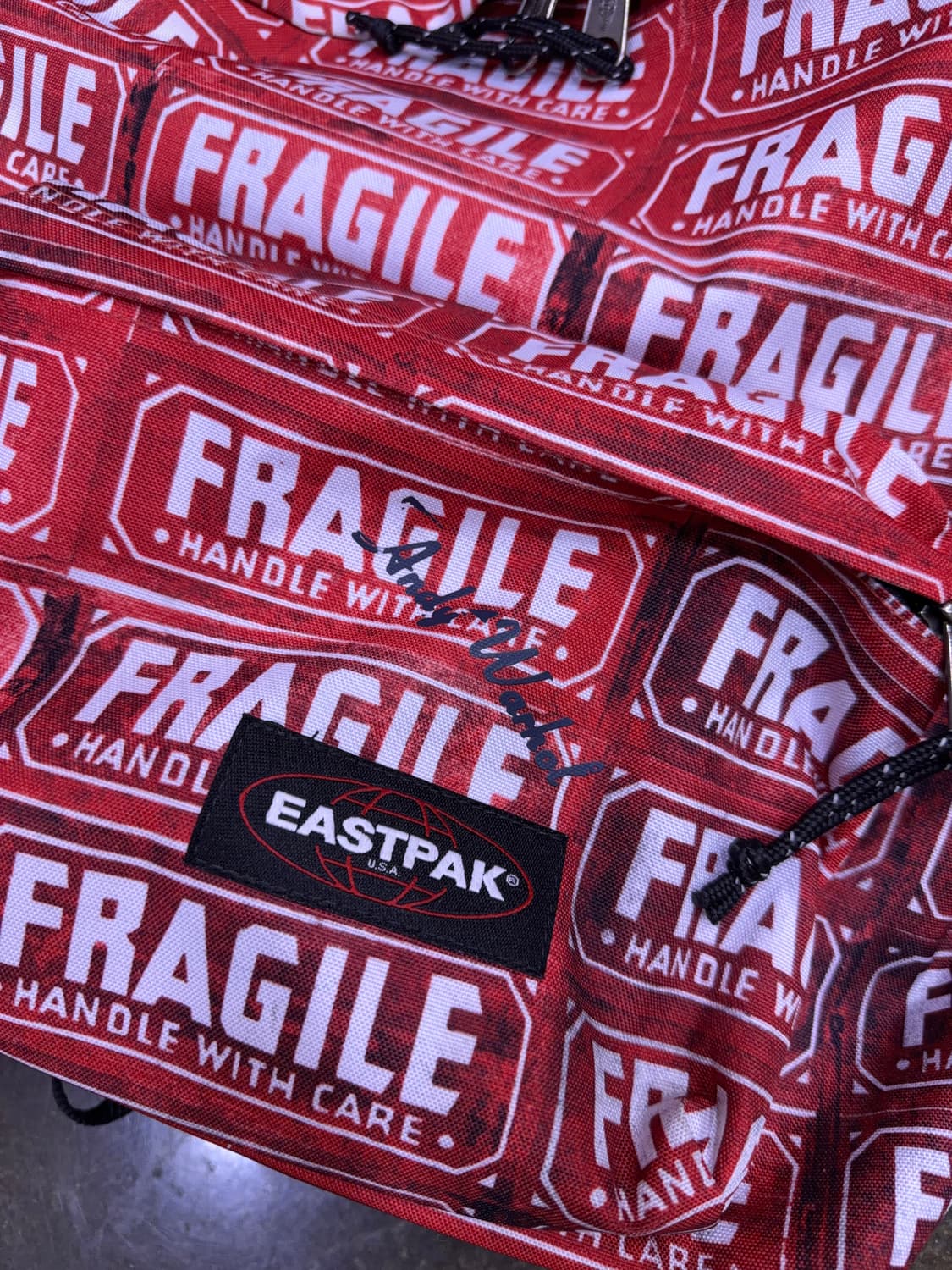이스트팩 앤디워홀 패디드파커 프레자일 백팩 상품이미지4