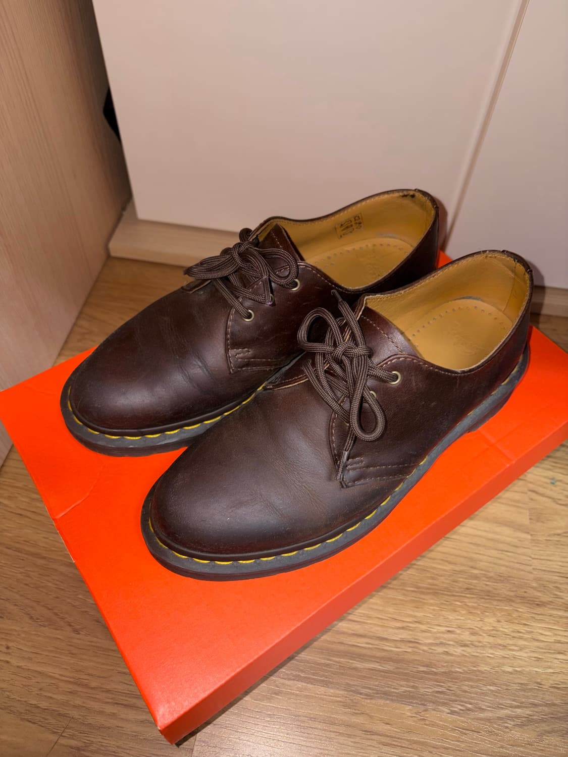 닥터마틴 3홀 21143 브라운 상품이미지3