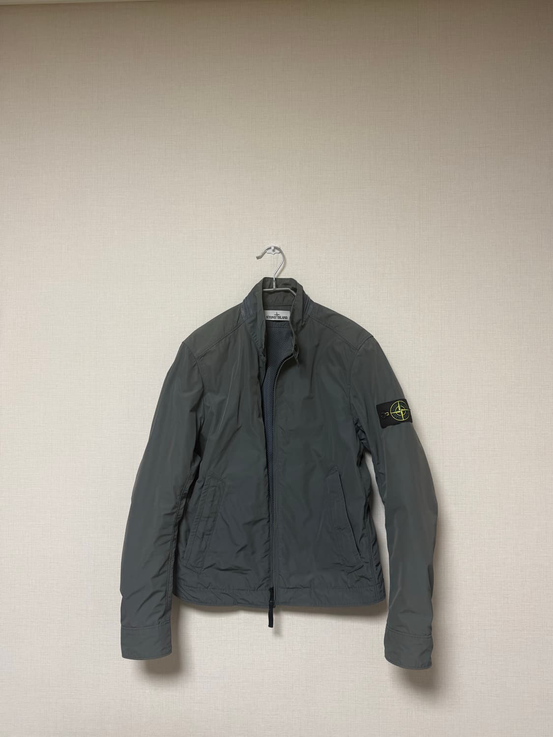 [정품]스톤아일랜드 바람막이 M 상품이미지1