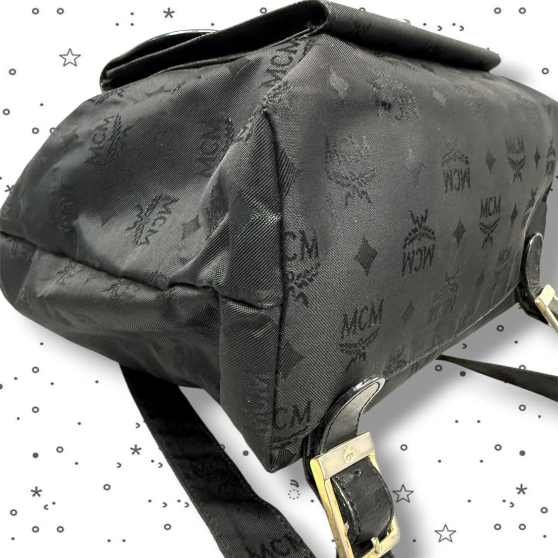 MCM 엠씨엠 블랙 클래식 모노그램 드로스트링 백팩 상품이미지6