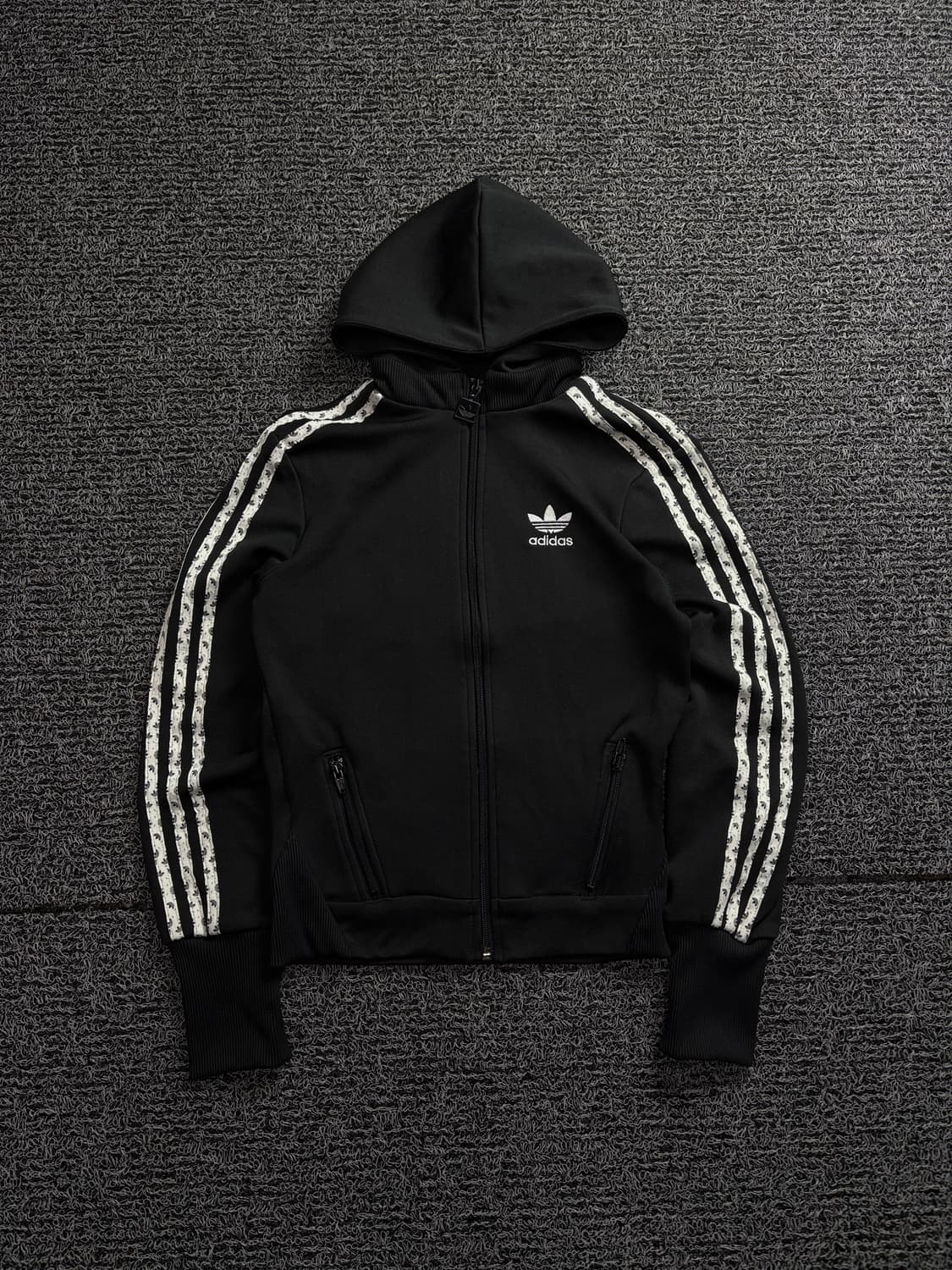 아디다스 트레포일 블랙 크롭 루드 트랙탑 져지 1553 상품이미지2