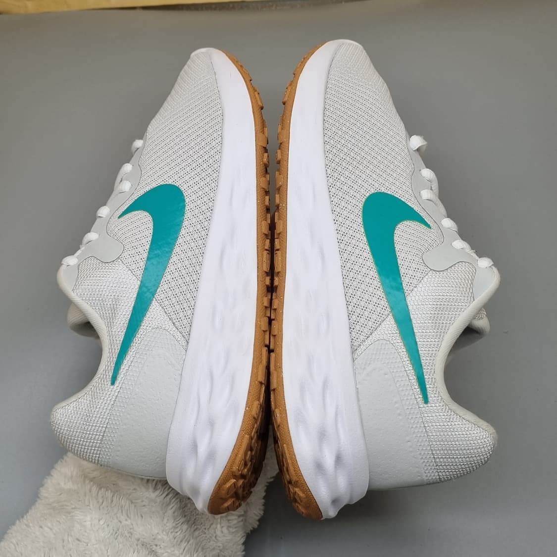 나이키 레볼루션6 여성운동화240  상품이미지5