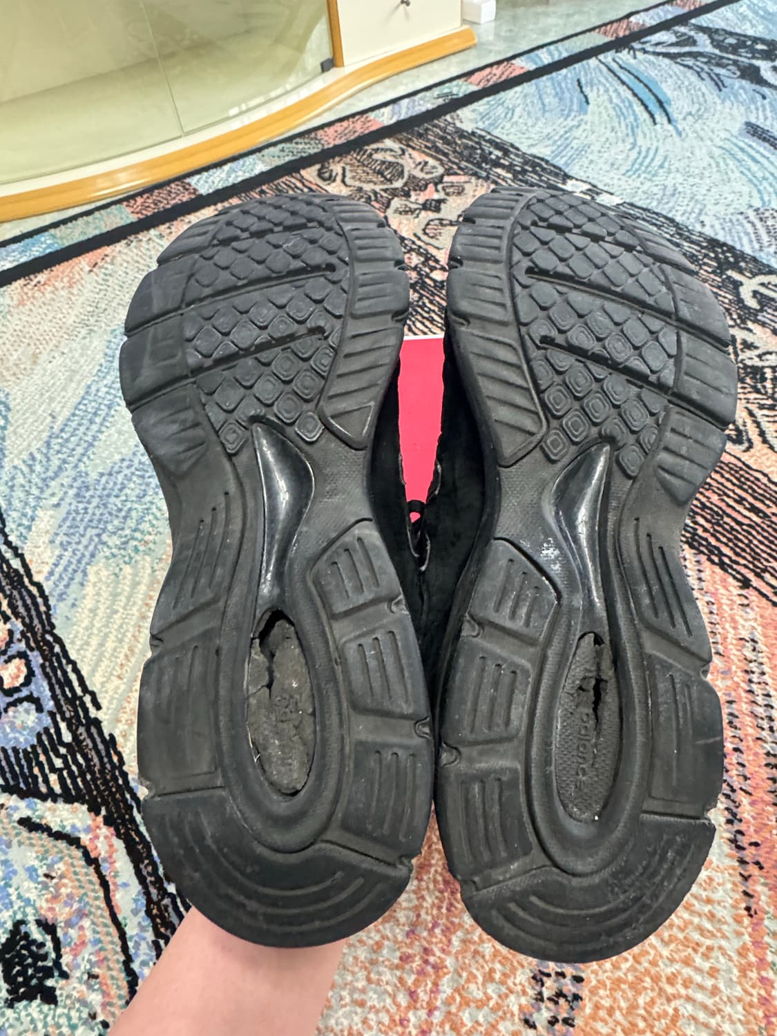 뉴발란스 990v4 트리플블랙 265 상품이미지4