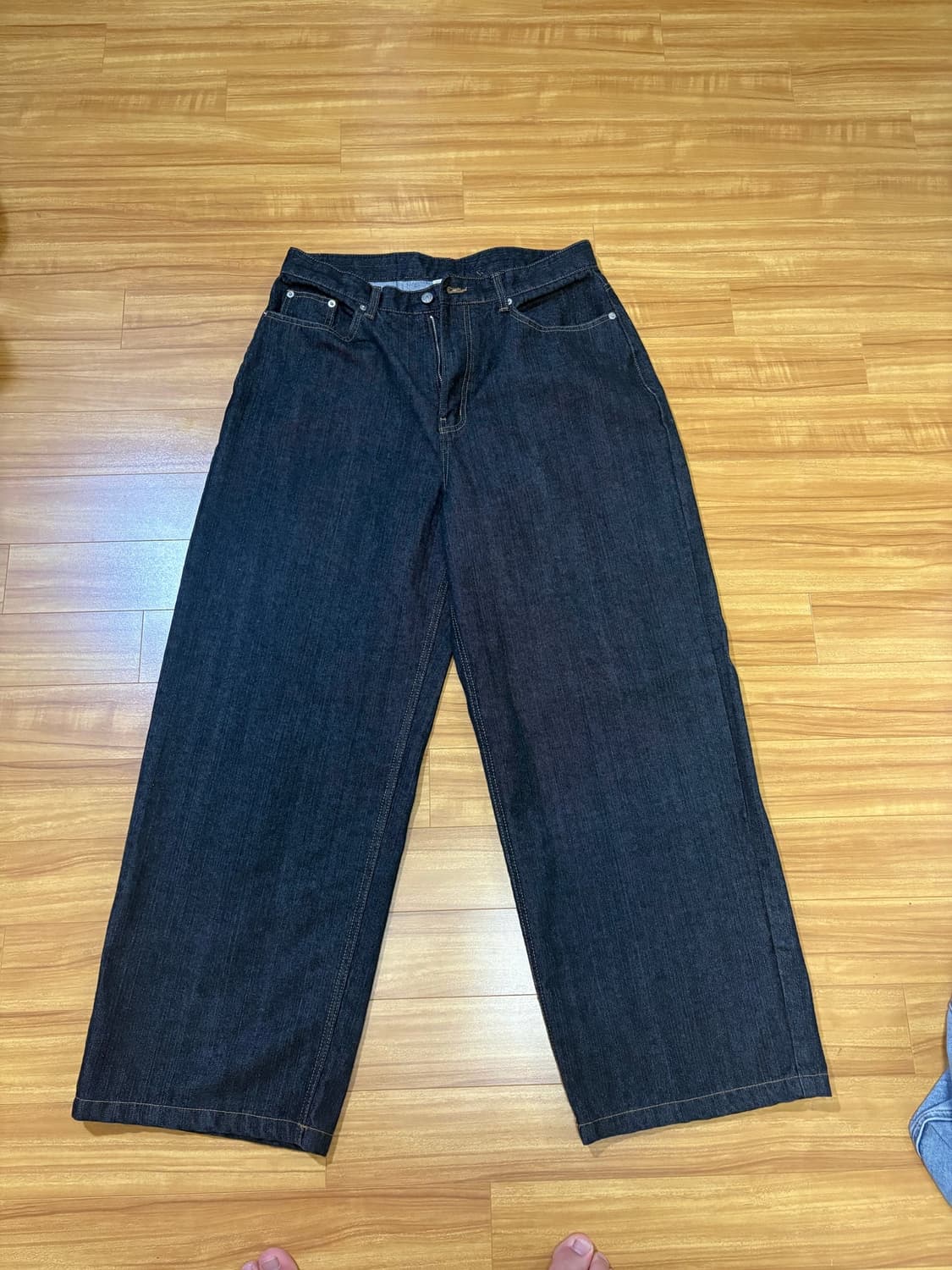 아캄 Leather Patch Denim Pants (Black)  상품이미지1