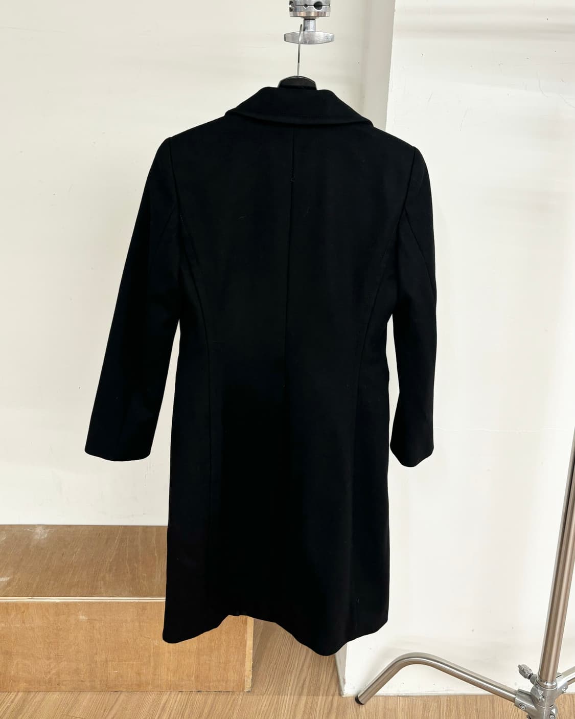 모스키노 로즈 프린팅 블랙 울 코트 상품이미지6