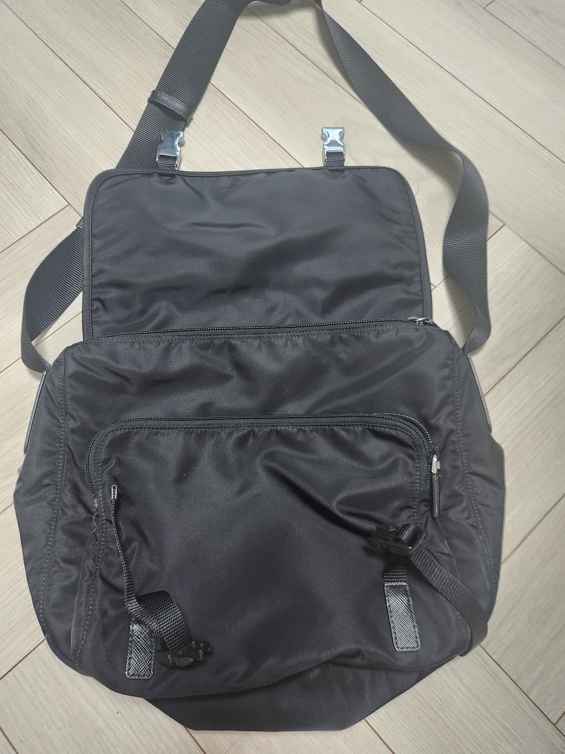 프라다 크로스백 상품이미지4