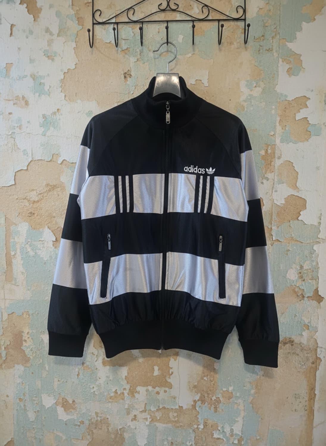 90s 일본 아디다스 블랙 실버 스트라이프 져지 자켓 L/XL 상품이미지1
