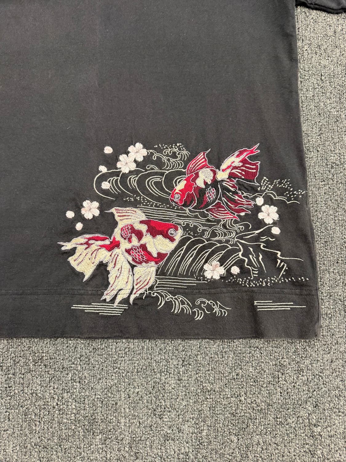 M) 카라쿠리 제네레이션 빈티지 금붕어 자수 반팔 티셔츠 상품이미지3