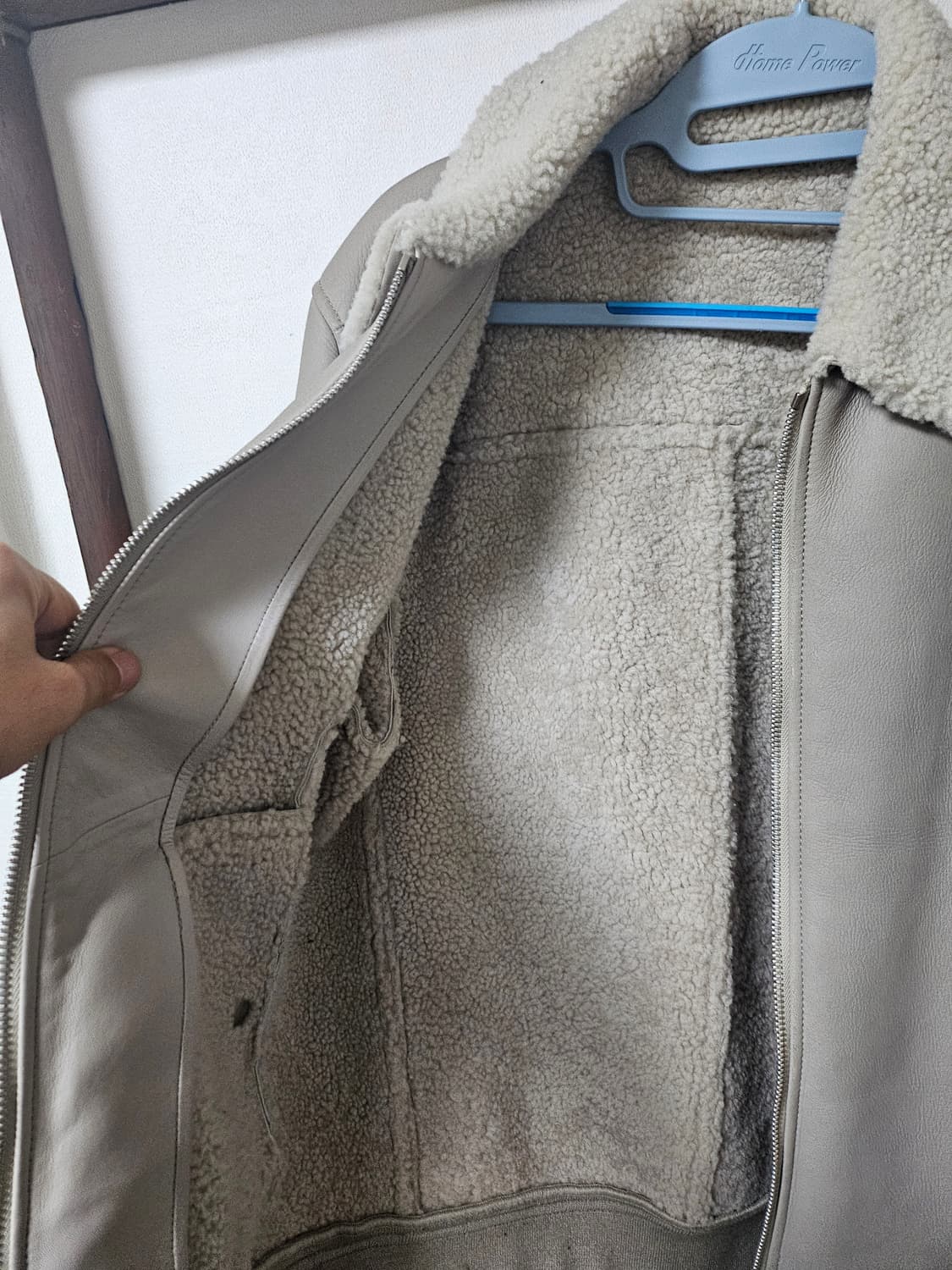 Theory 띠어리 베이지 양털 무스탕 자켓 상품이미지3