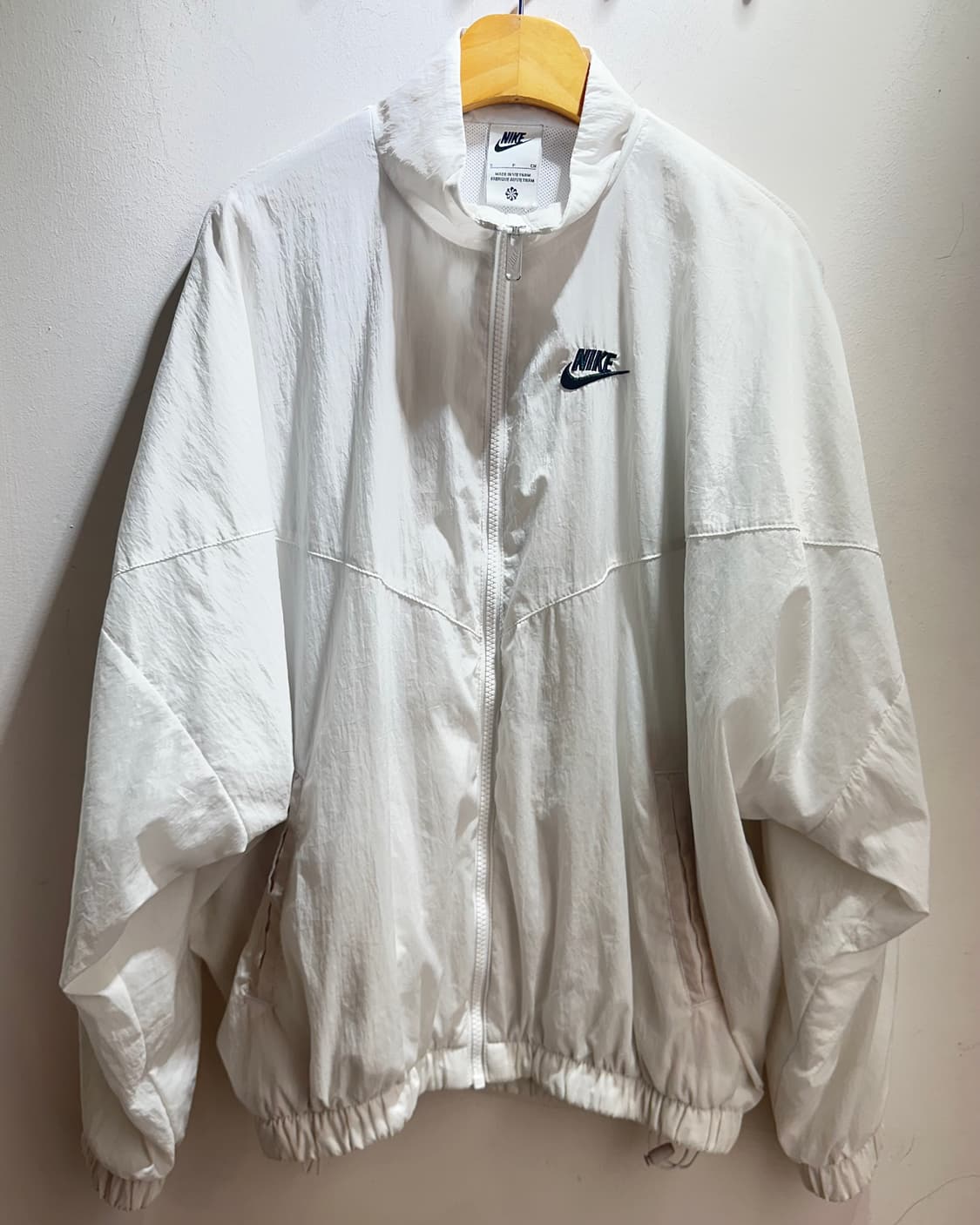 S 나이키 자수로고 화이트 바람막이 상품이미지2