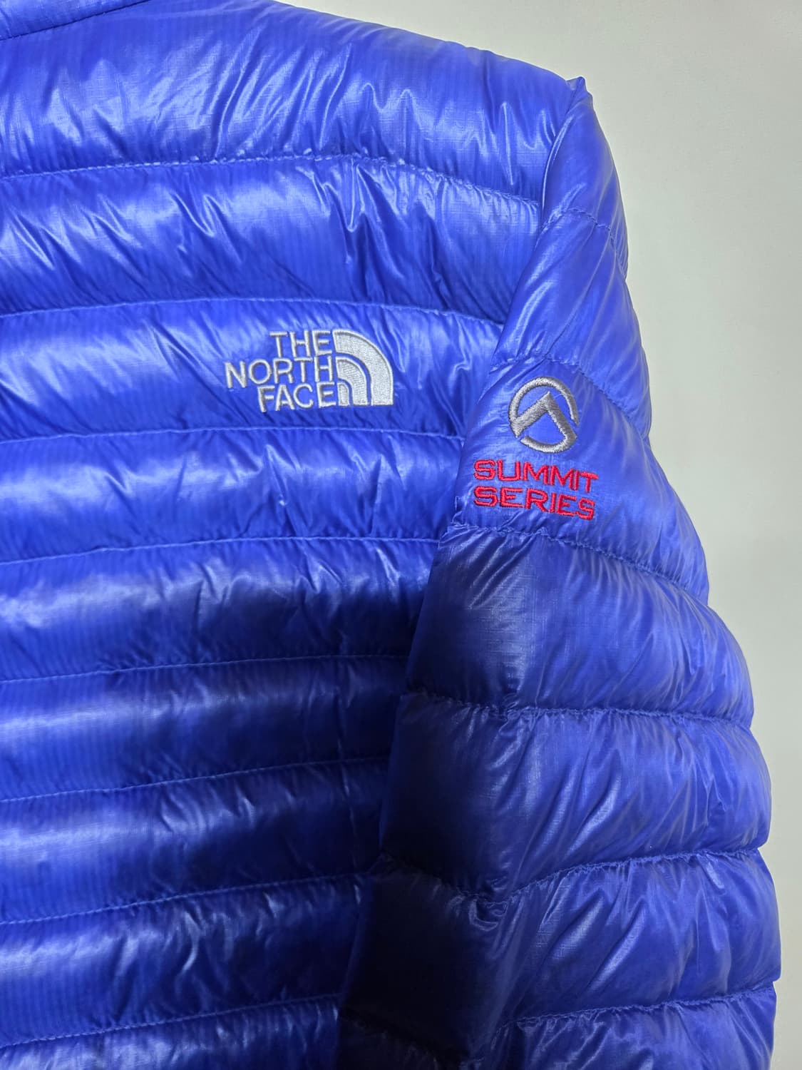 거의새제품)노스페이스 고프코어 경량곱창 패딩M  구스800필 상품이미지4