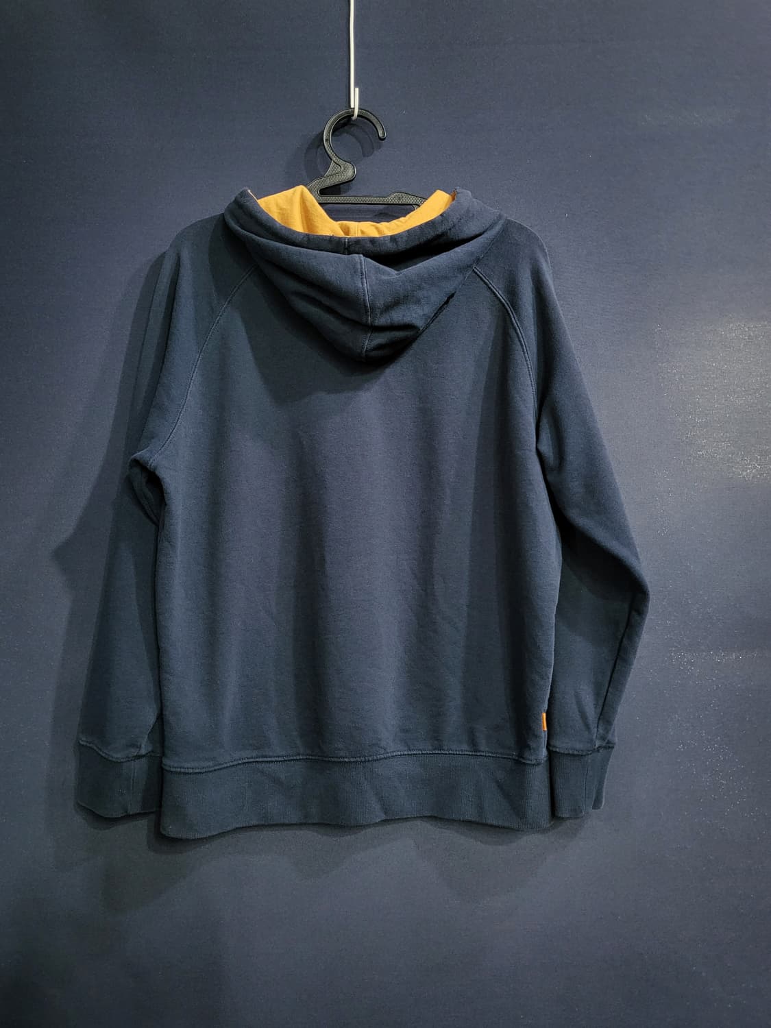 팀버랜드 레귤러핏 빅로고 후드티 상품이미지4