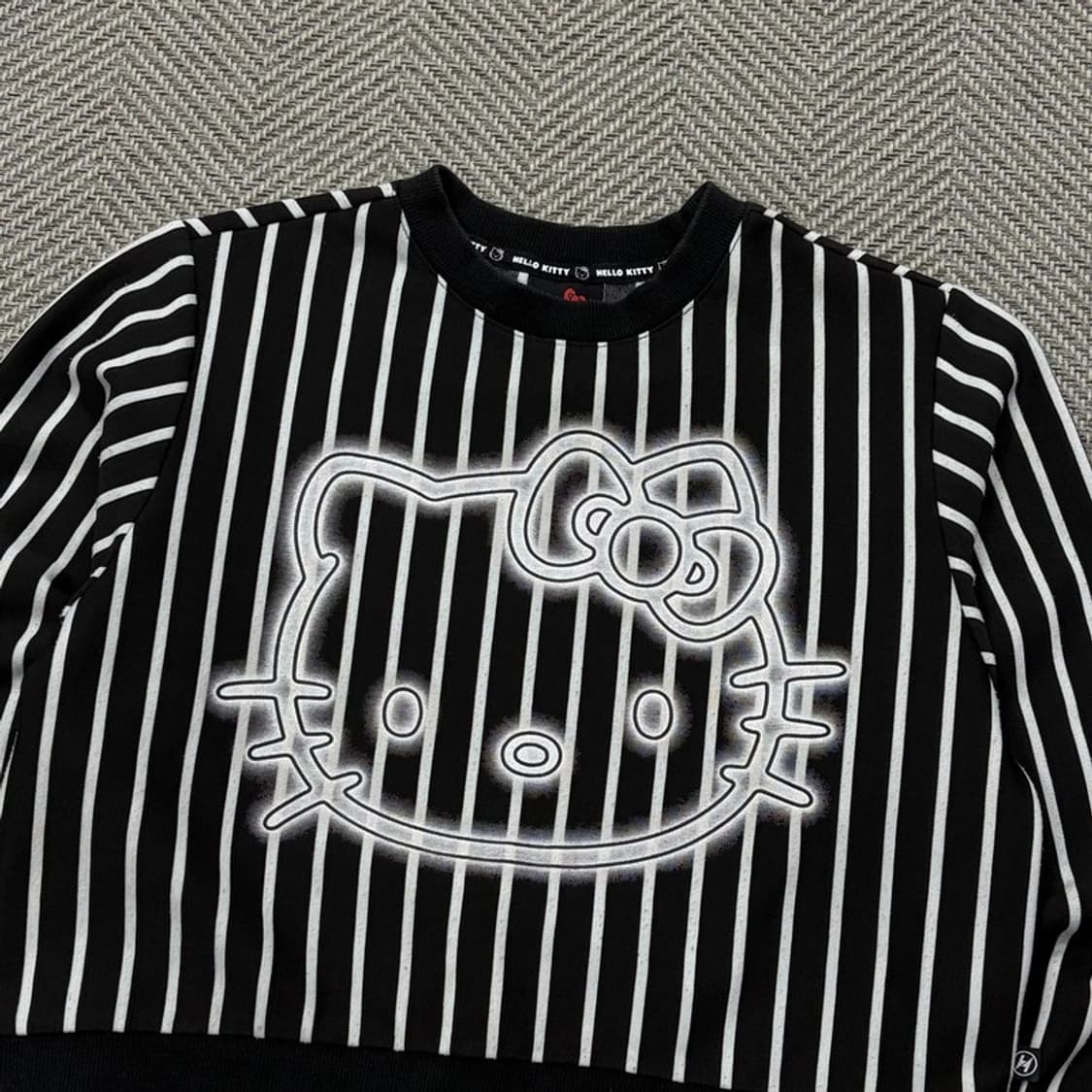 헬로키티 스트라이프 맨투맨 v2780 상품이미지3