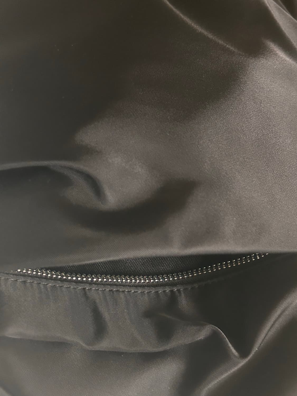 오브히로에브 나일론 호보백 Loeb Nylon Hobo Bag_Black 상품이미지4