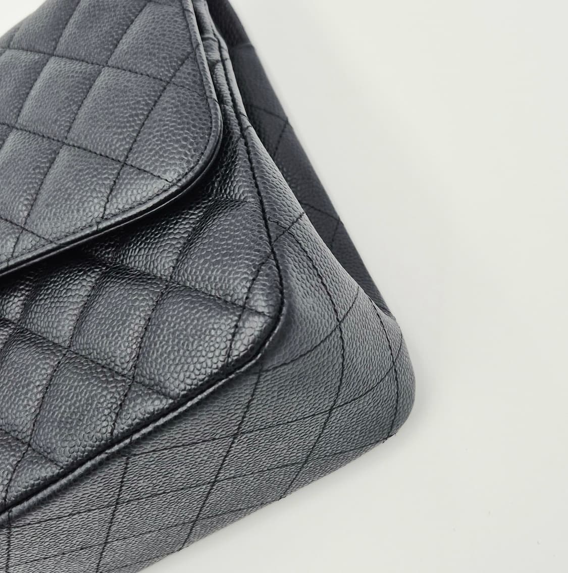 샤넬 클래식 라지 플랩 체인 숄더백
16번대

샤넬의 아 상품이미지7