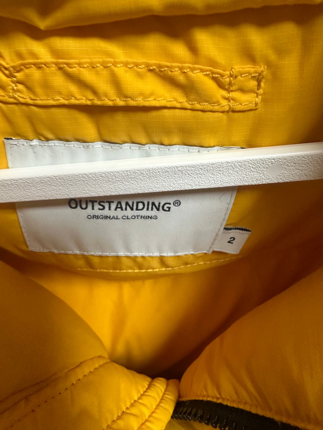 아웃스탠딩 패딩 옐로우 M(품절상품) 상품이미지4