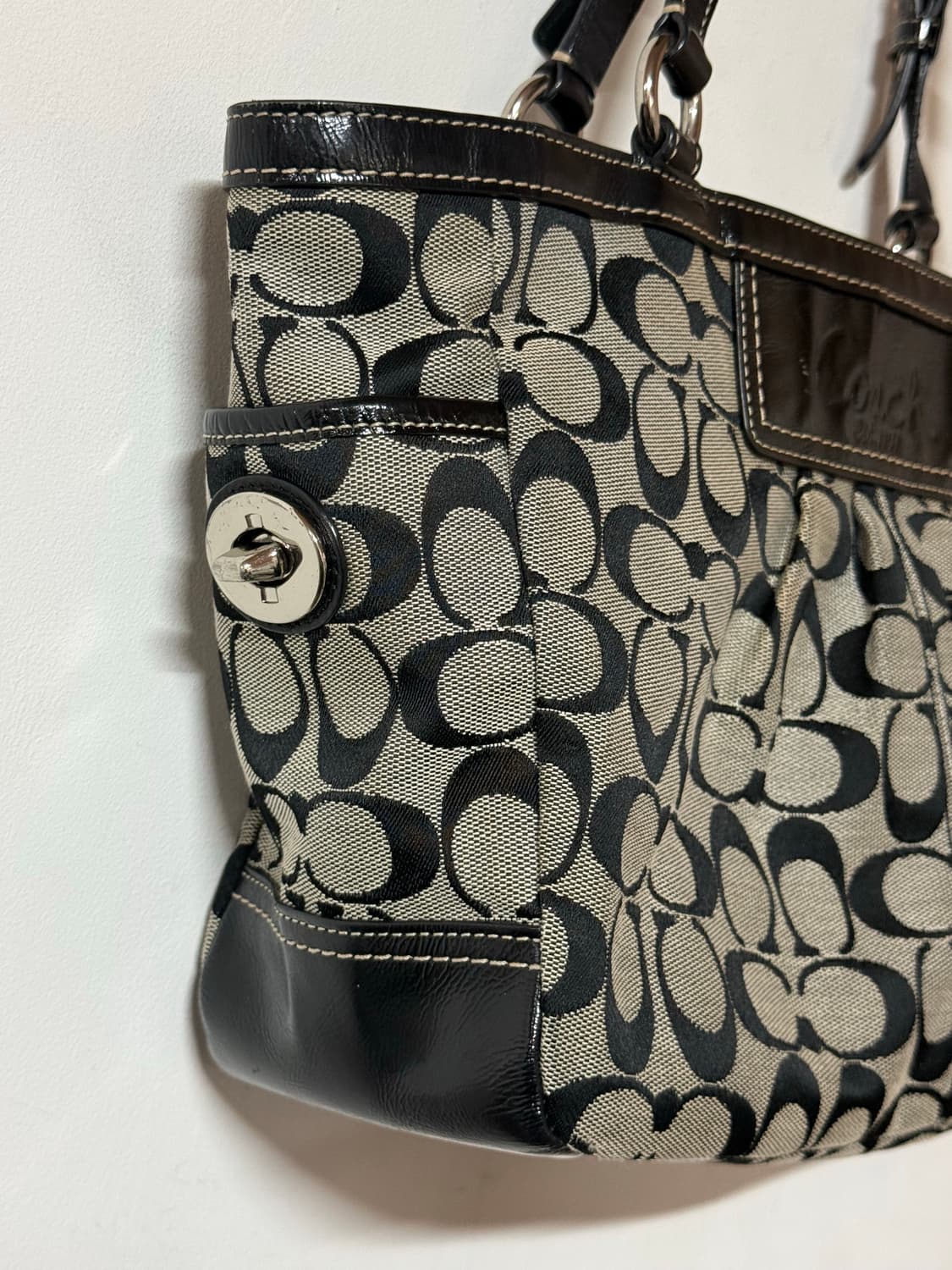 코치 시그니처 자카드 숄더백 블랙 토트백 상품이미지5