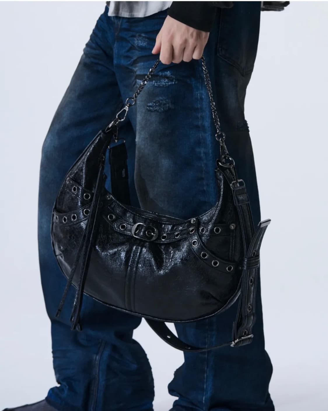 메종미네드 아일렛 레더 새들백 블랙 상품이미지2