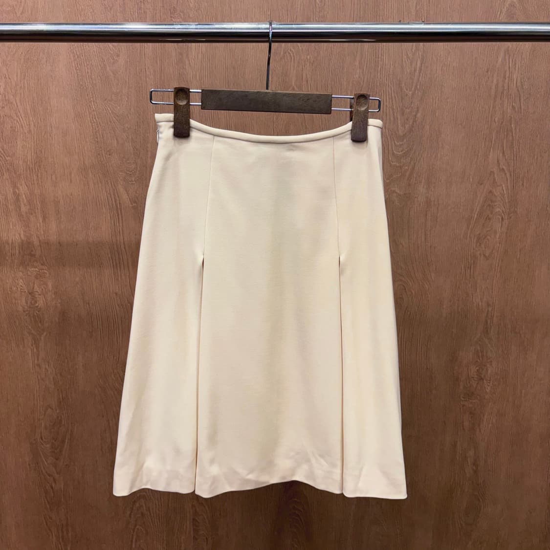 베르사체 A라인 미디 울 스커트 옆면 지퍼 안감 절개선 디테일 아이보리 상품이미지3