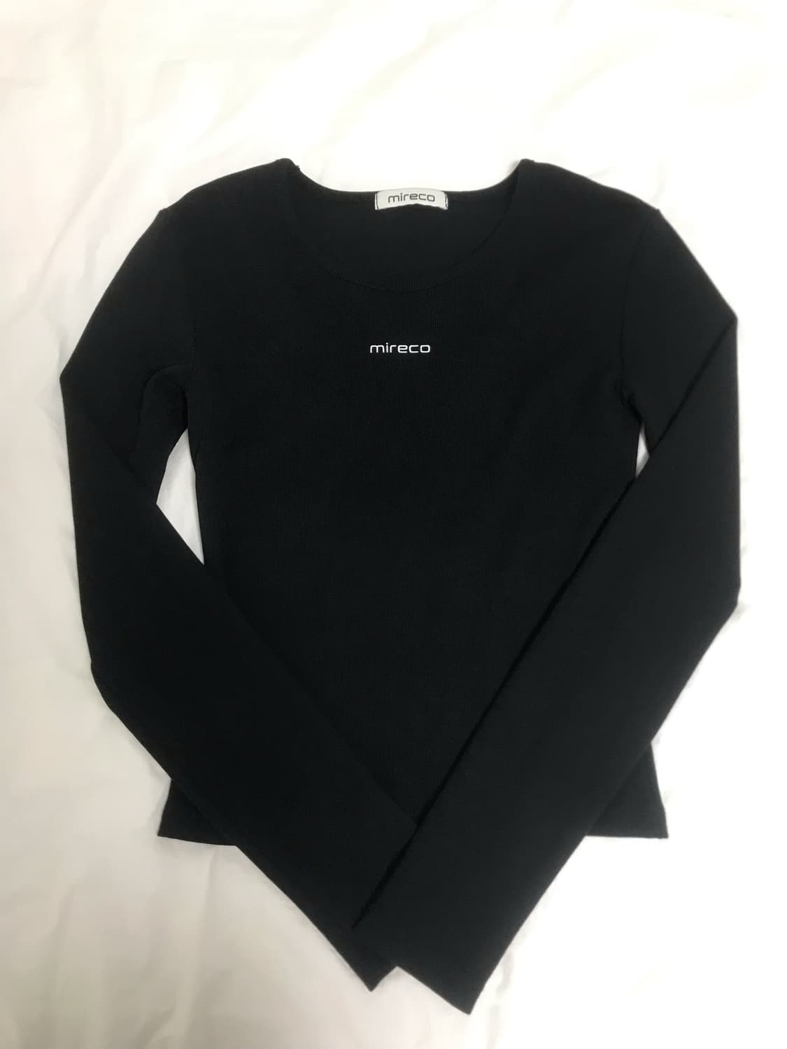 미레코 MINI LOGO T-SHIRT BLACK 상품이미지2