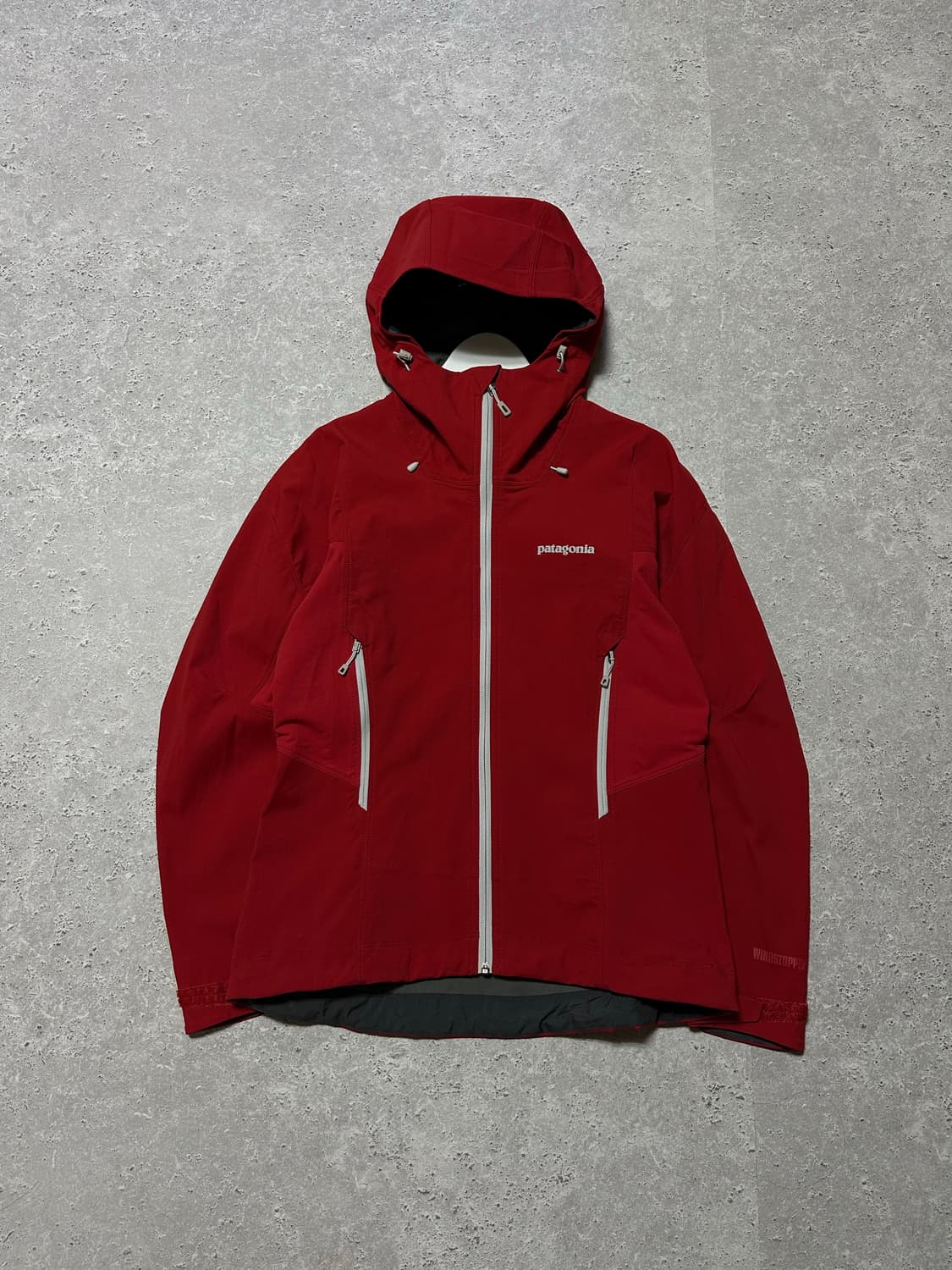 파타고니아 스몰로고 윈드스토퍼 레드 바람막이 상품이미지2