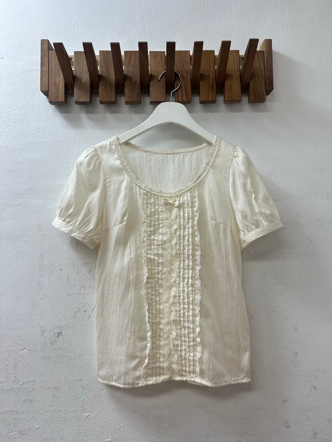 일본빈티지 Layla Rose 레이스 트리밍 핀턱 디테일 리본 블라우스 상품이미지1