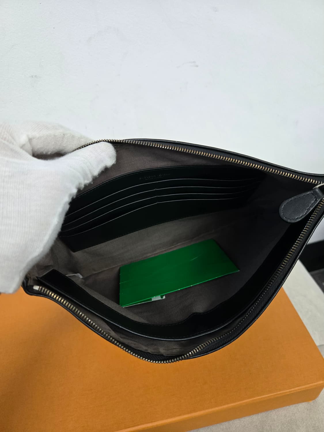 [보증서 정품] 보테가베네타 클러치백 상품이미지2
