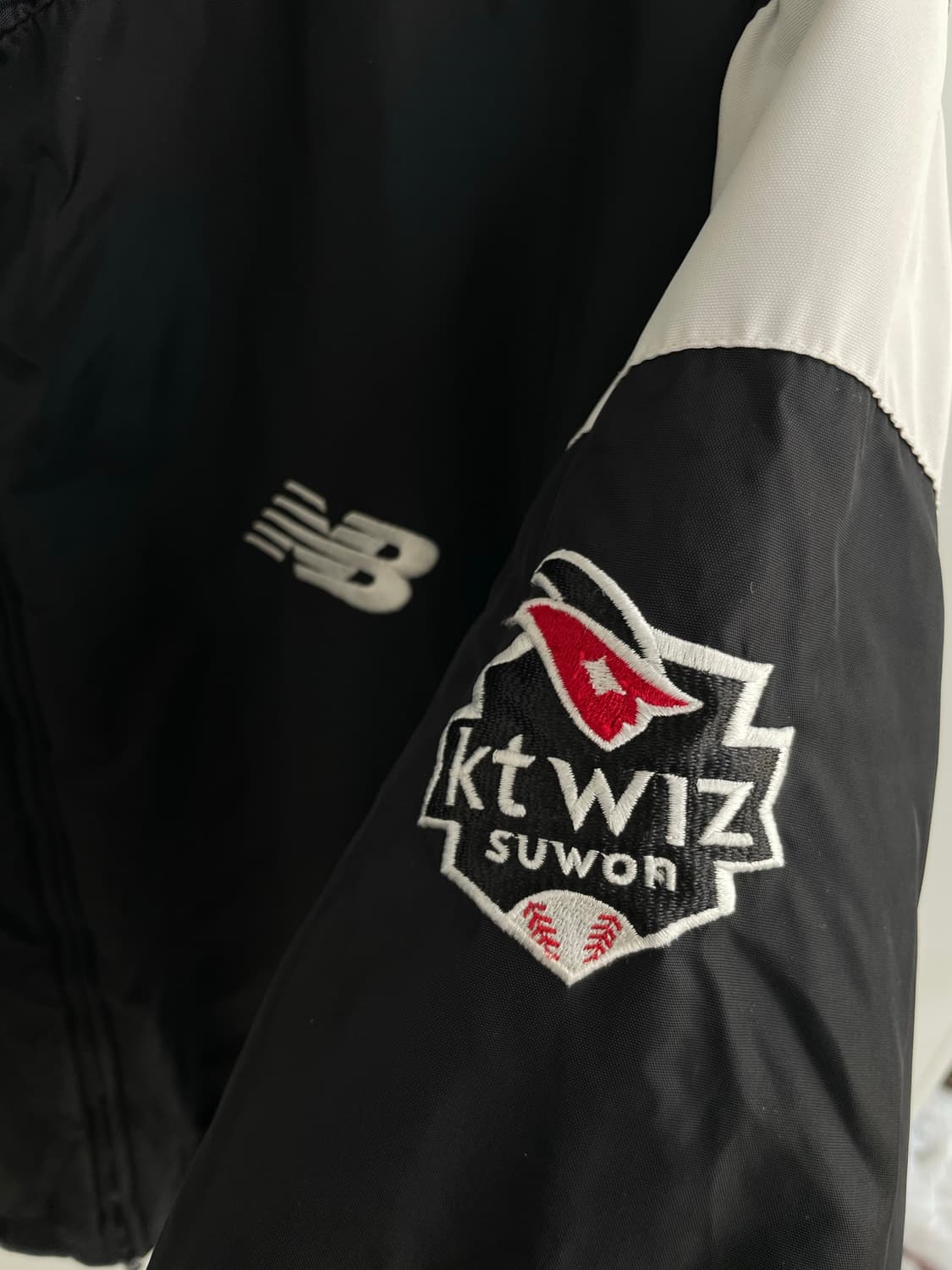 뉴발란스 kt wiz 바람막이 자켓 115 상품이미지3
