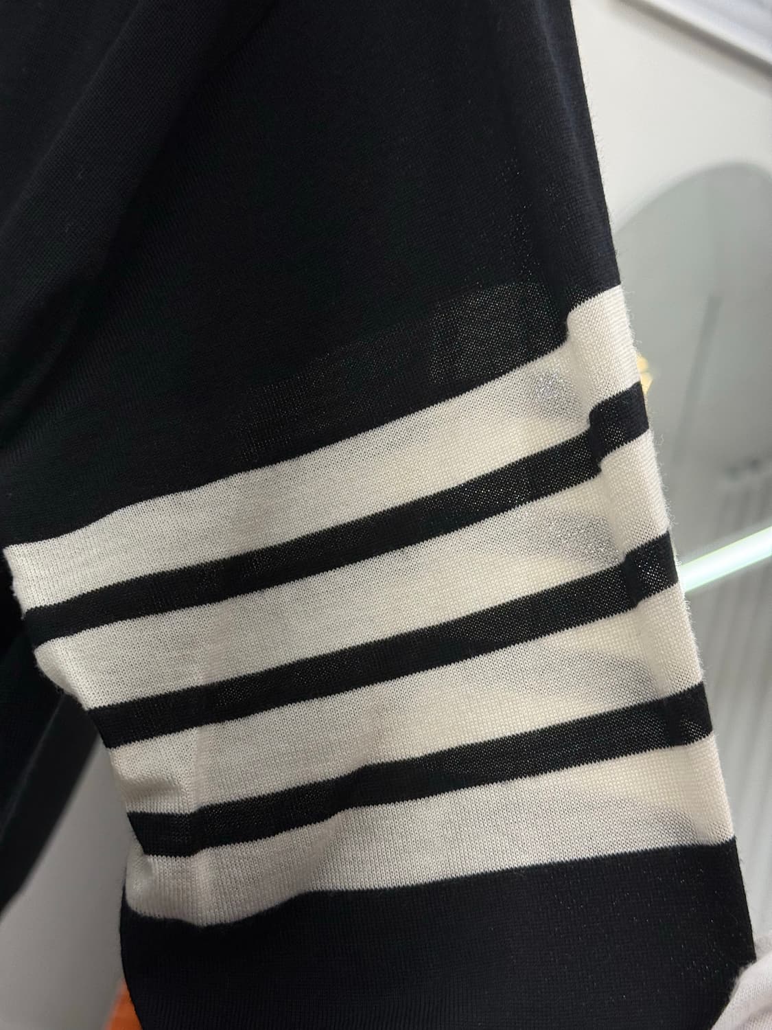 [5] 톰브라운 사선완장 메리노 울 가디건 상품이미지3