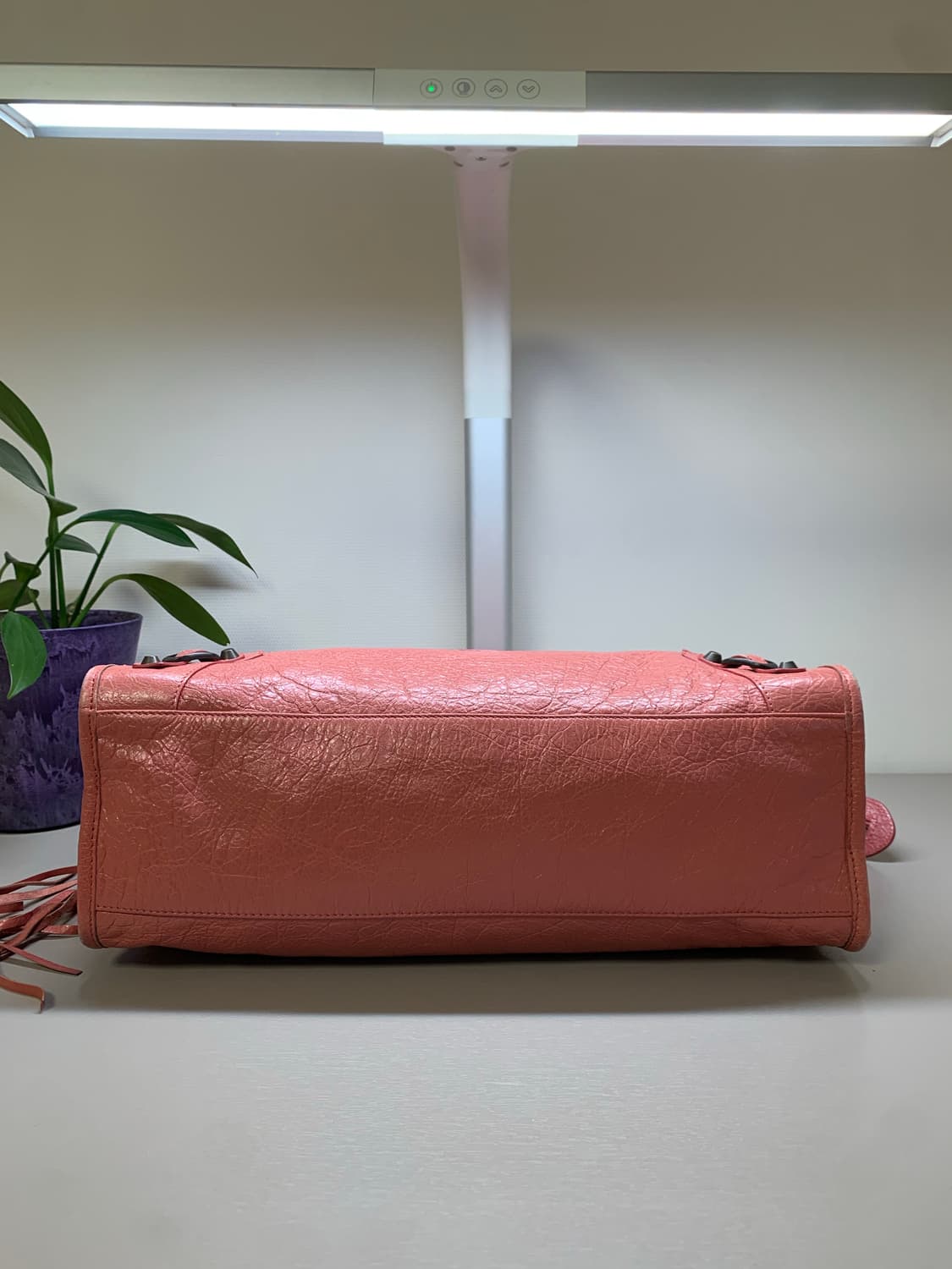 발렌시아가 클래식 모터백 핑크 M 상품이미지4