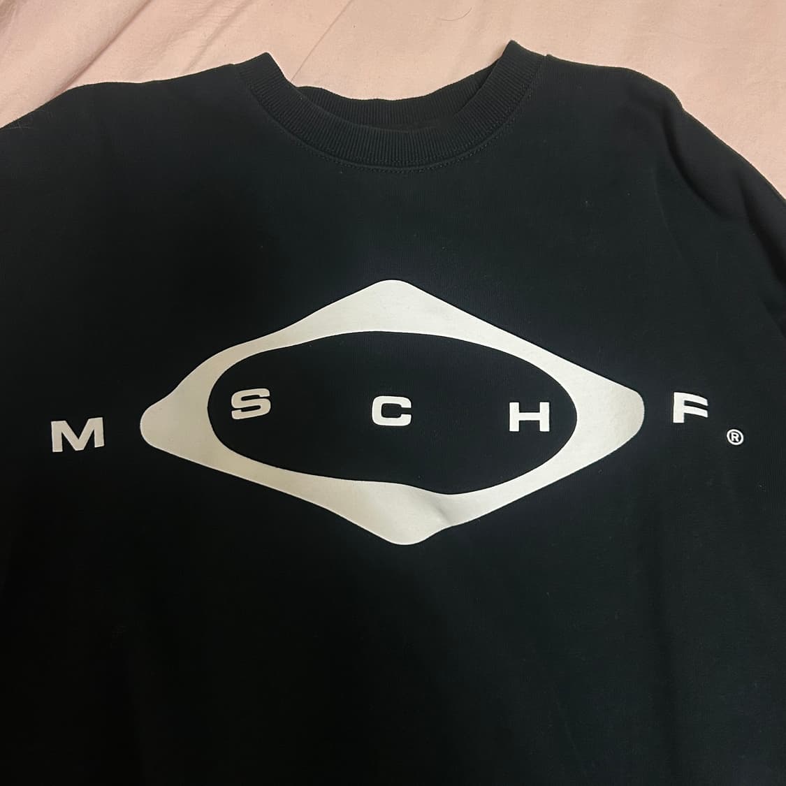 미스치프 MSCHF 크루넥 맥투맨 블랙 상품이미지3