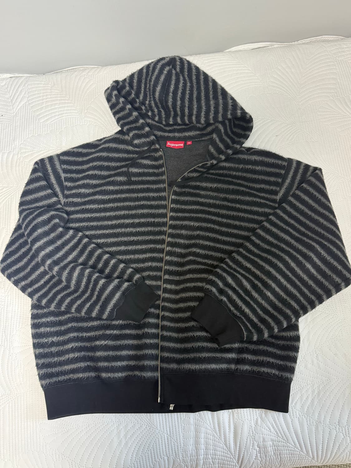 [XXL] 슈프림 브러쉬드 집업 후드 스웨트셔츠 블랙 - 23FW 상품이미지1