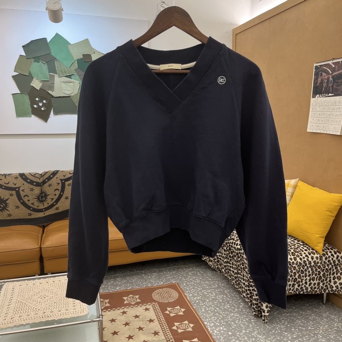 렉토 빈티지 모던 캐주얼 시그니처 로고  브이넥 맨투맨 F C10017 상품이미지3