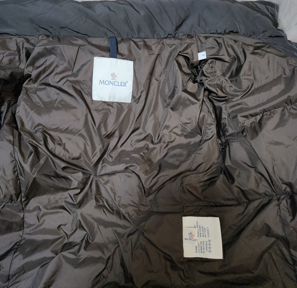 [정품 ] 몽클레어 패딩 다크브라운 사이즈 1 (여성용) 새상품급 한정판 상품이미지9