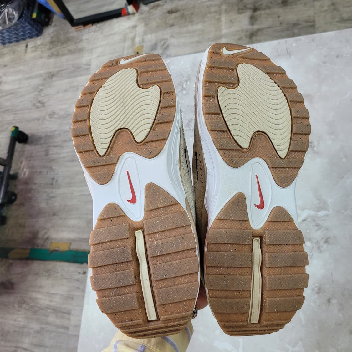 Nike 나이키 에어맥스 블리스 SE 브라운 스네이크(미사용) 상품이미지4