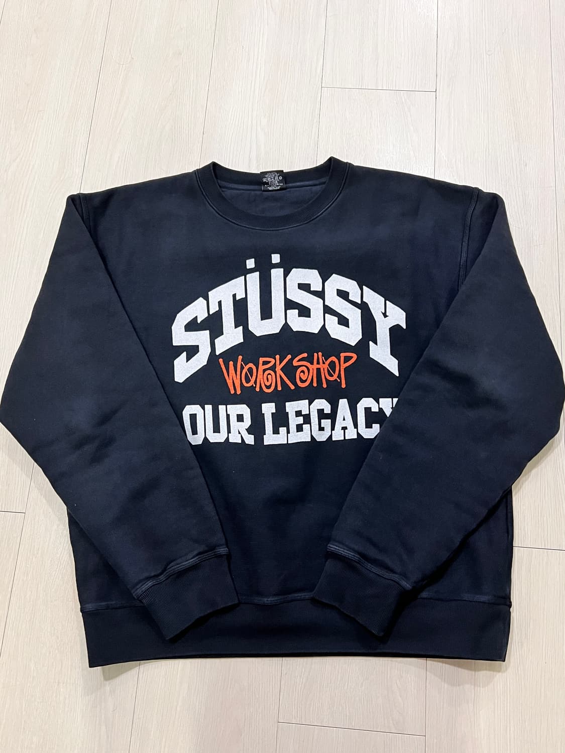 스투시 아워레가시 워크샵 맨투맨 상품이미지2