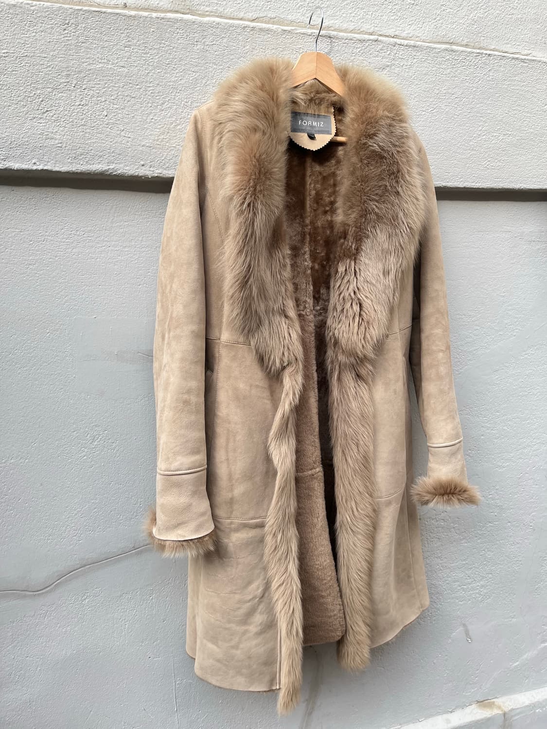 베이지 퍼 무스탕 롱코트 상품이미지3