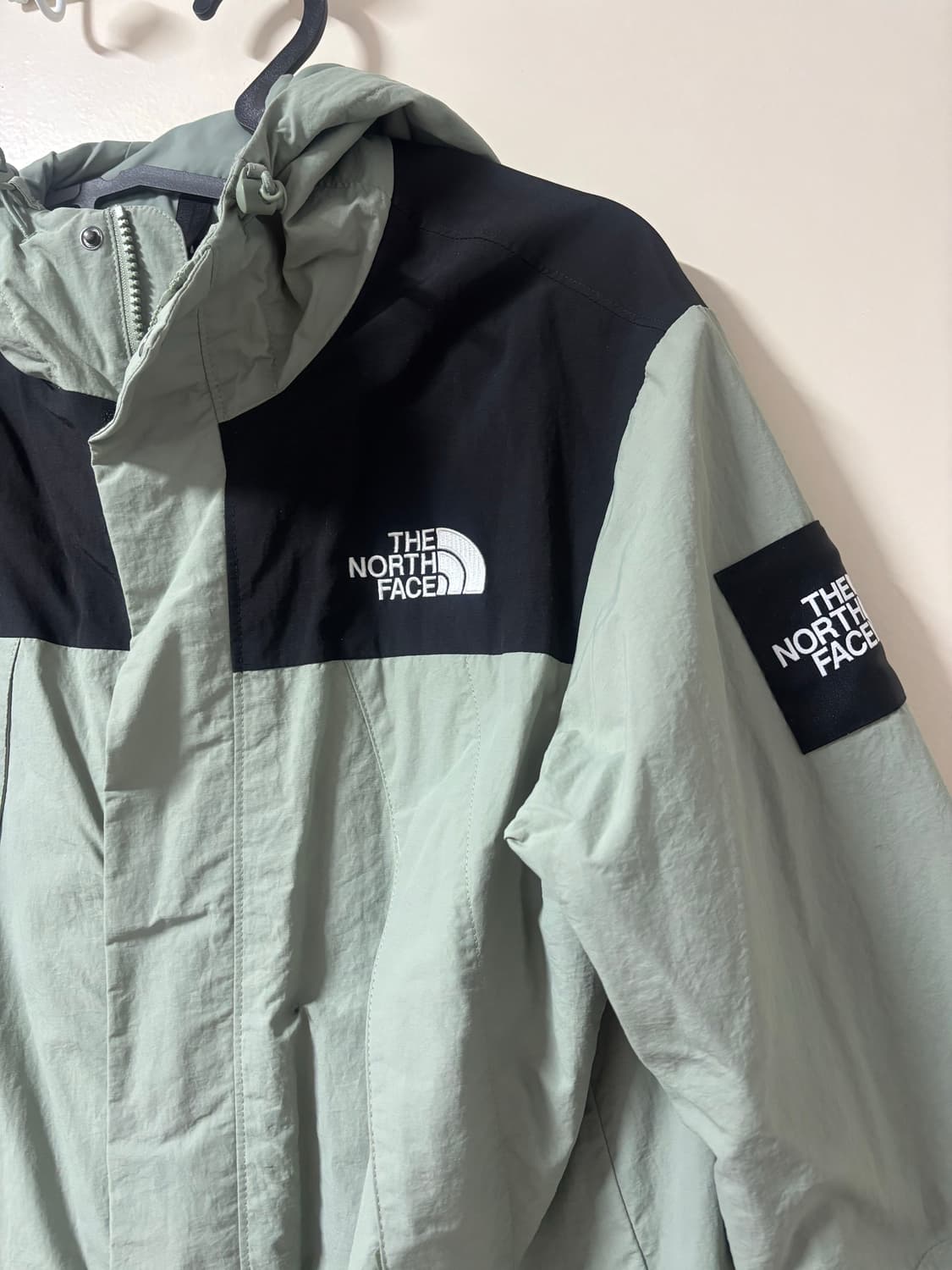 the North Face 노스페이스 바람막이 자켓 올리브 상품이미지1