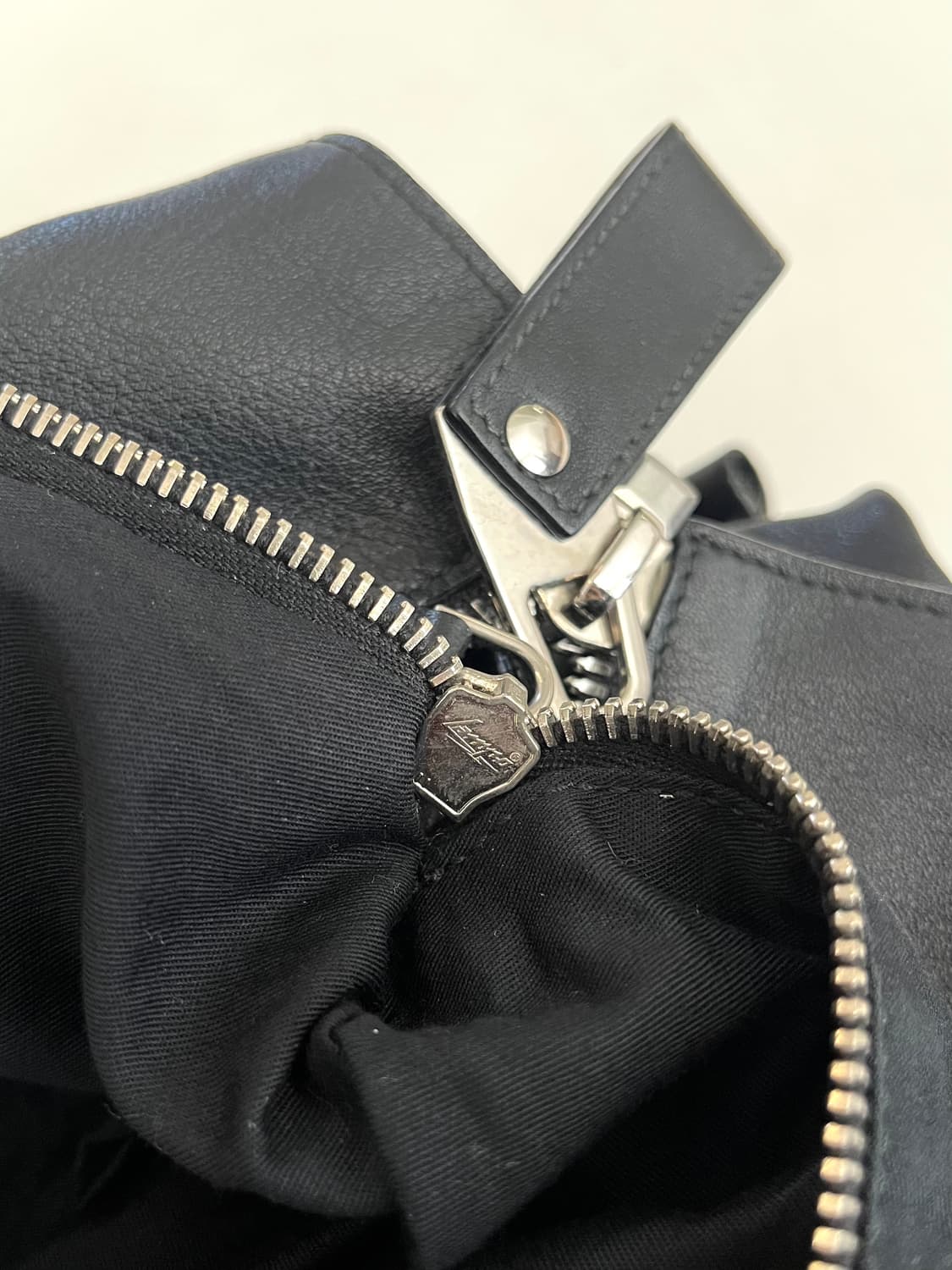 알렉산더 맥퀸 스컬 레더 빅 숄더백 상품이미지9